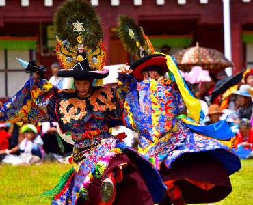 Tibetan Festivals: An Introduction to Their Vibrant Cultural